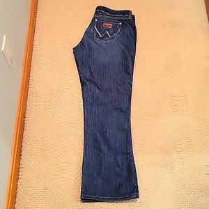 Wrangler women's Jeans size 13/14 x 34